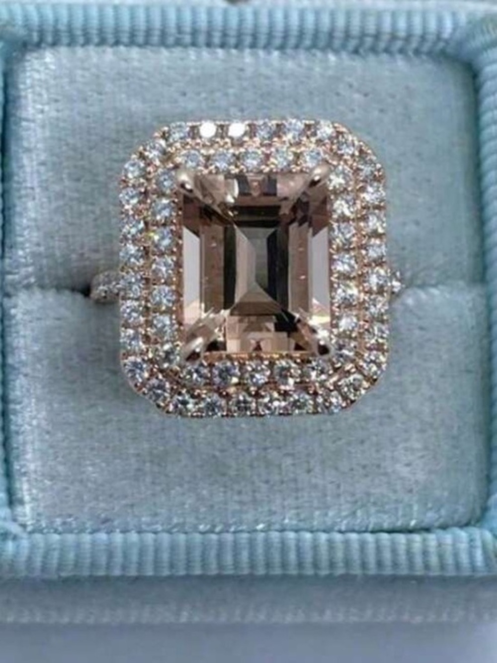 Rose gold ring